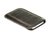 iPhone / iPod Touch - - RETROMODERN aged leather sleeve - - DARK BROWN