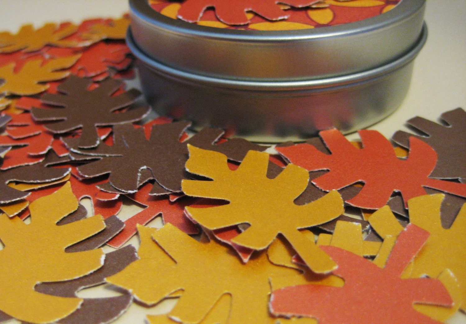Metallic autumn leaf confetti (48 pieces)