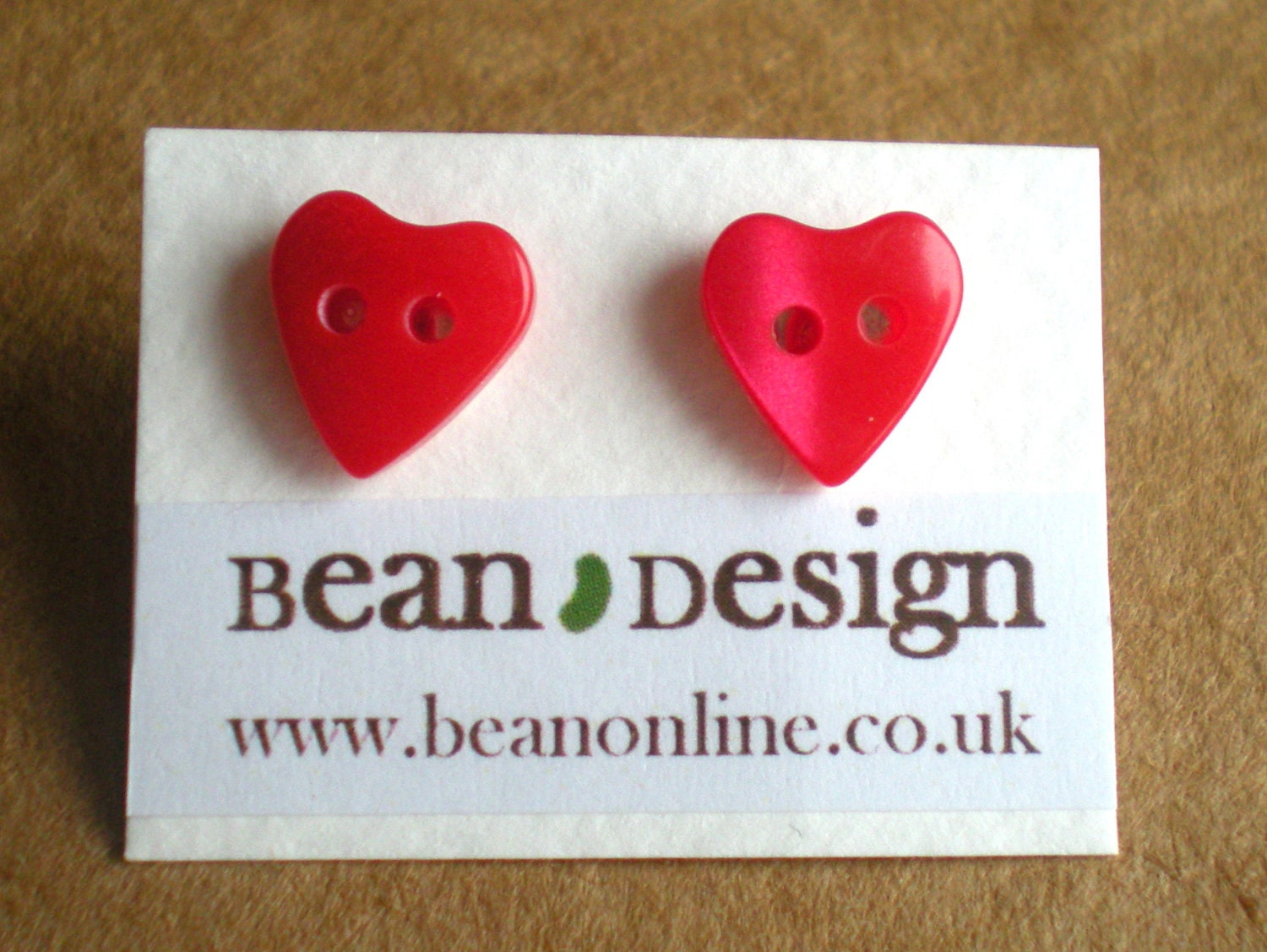 Button Earrings: Red hearts