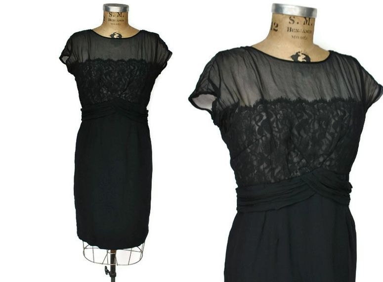 1950s Black Lace Dress / bombshell wiggle fit / Large