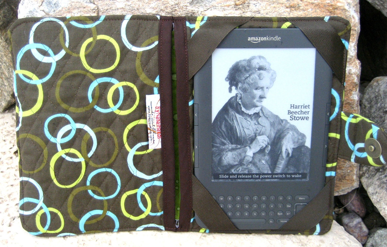 Kindle 3 eReader or Kindle Fire Cover Circles