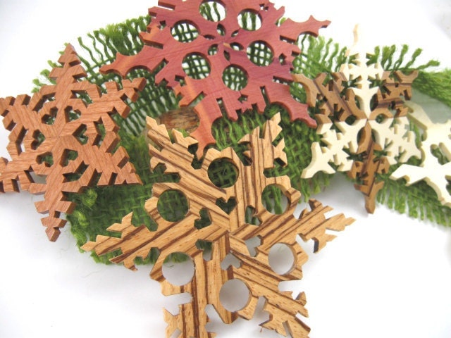 Ornaments Wooden Snowflakes Decorations Christmas Yule Hanukkah Holidays Winter Garland Ornament