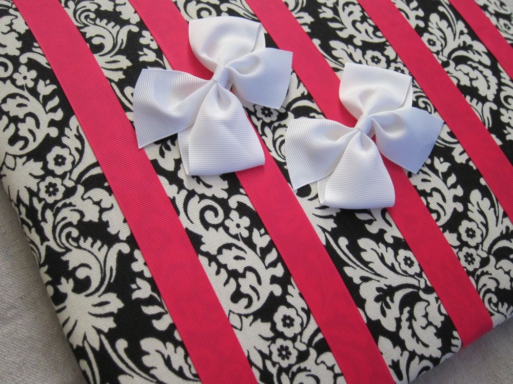 Bow and Board Gift Set : Hair Bow Hair Clip Organizer Board & 2 FREE Bows - Shabby Chic Toile