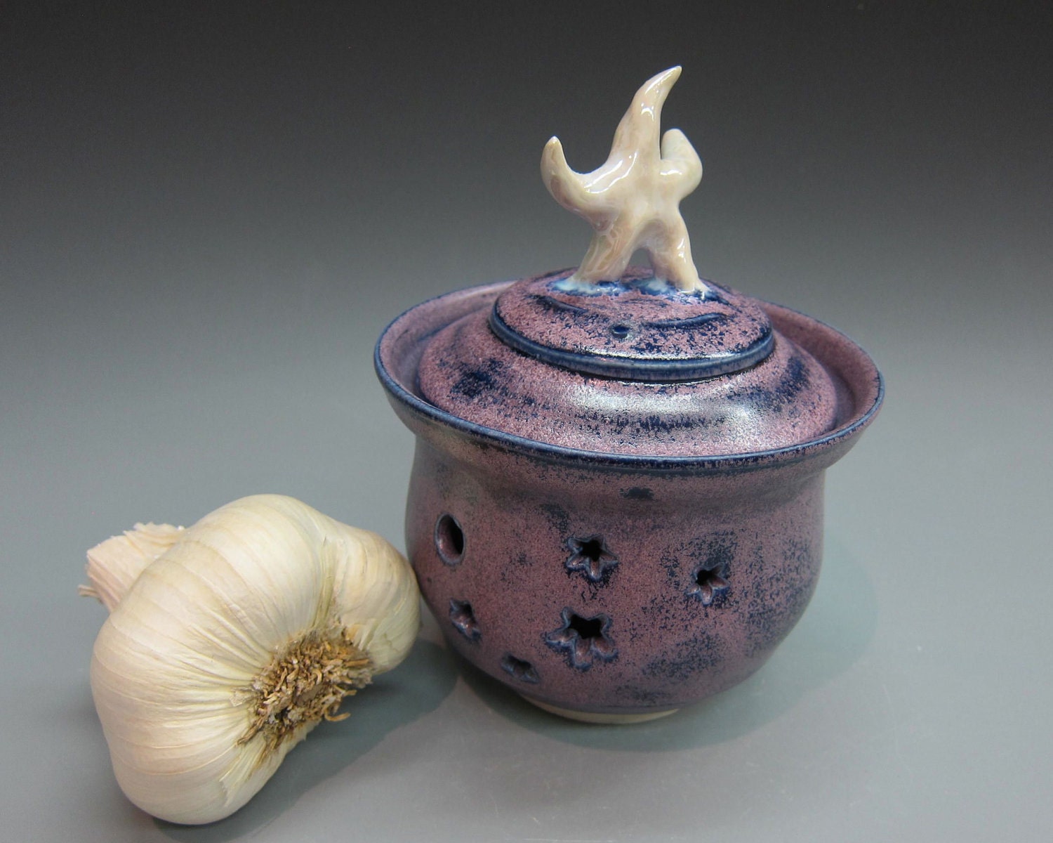 Stars Above Love That Garlic Keeper