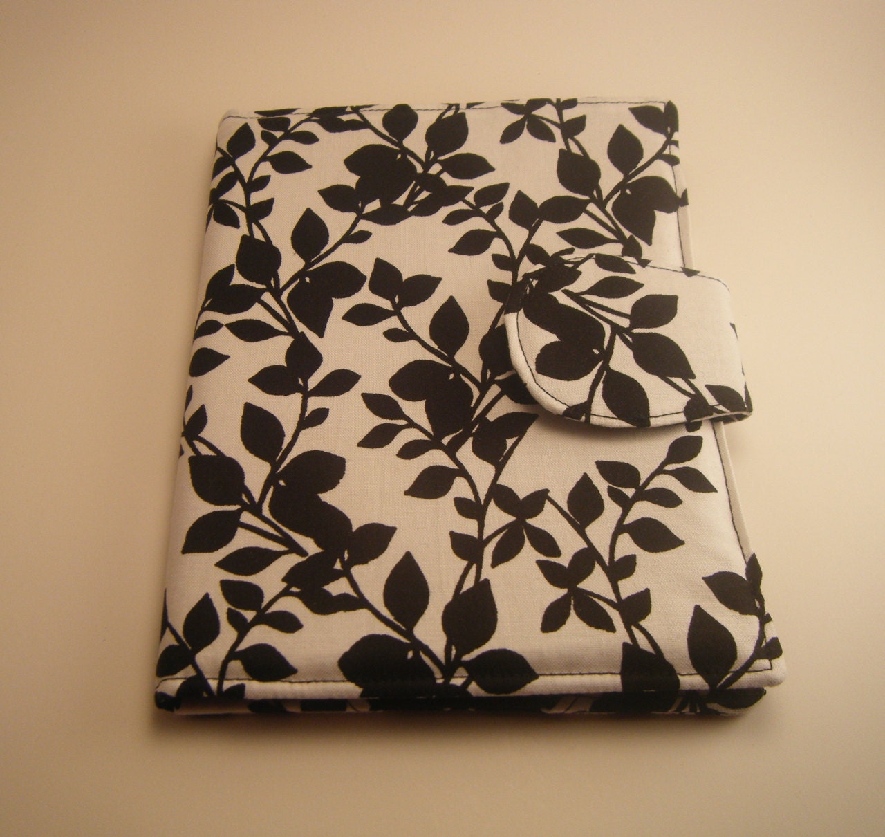 Kindle Cover, Kindle 4 Cover, Kindle Touch Cover, White with Black Leaves Kindle Cover, Nook Cover, Kobo Cover, Free First Class Shipping