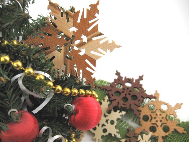 Ornaments Wooden Snowflakes Decorations Christmas Yule Hanukkah Holidays Winter Garland Ornament