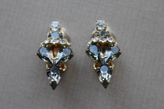 Gorgeous Grey Green and Clear Rhinetone Pin Up Rockabilly Hollywood Glamour Vintage Earrings