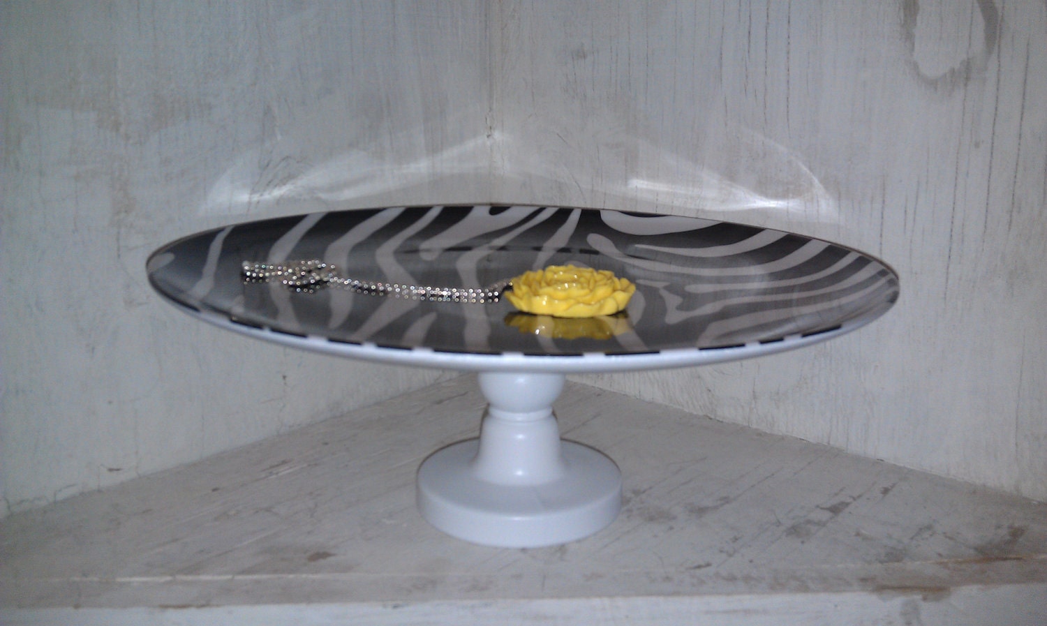 Zebra Jewelry/Dessert Pedestal
