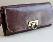 Pochette in Aubergine - Classic Leather Clutch - detachable leather strap