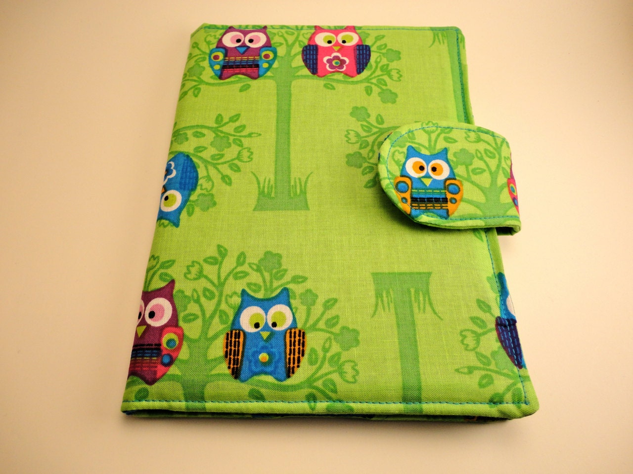 Kindle Cover, Kindle 4 Cover, Kindle Touch cover, Green Owls Kindle Cover, Nook cover, Kobo Cover, Sony Cover, Free First Class Shipping