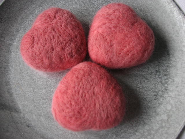 Felted hearts dusty pink set of 3