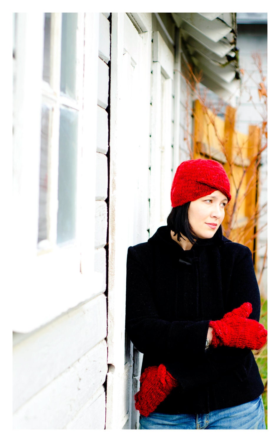 Winter Tulip Cloche and Mitten Set