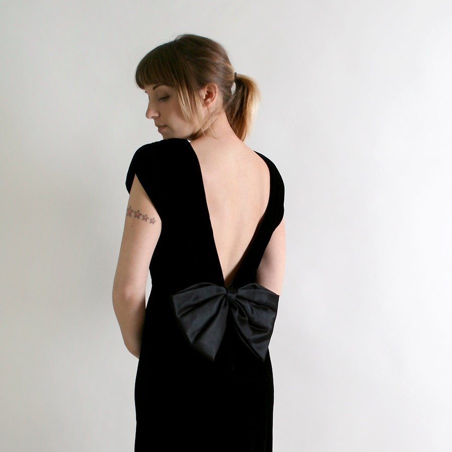 Vintage 1960s Cocktail Dress - Midnight Black Plunging Back Dress - Medium
