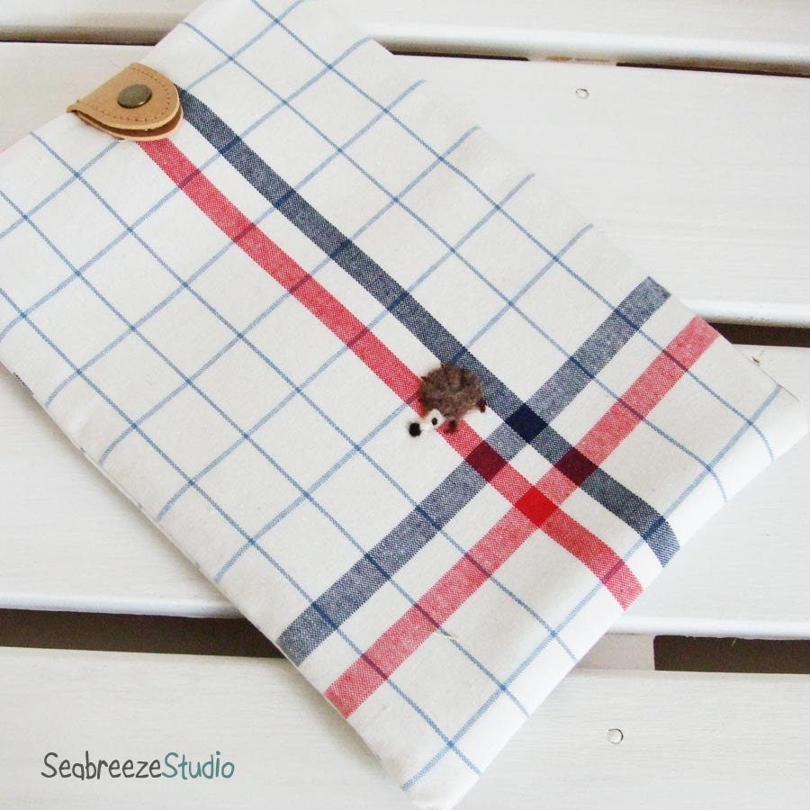 Kindle Fire sleeve -tricolor plaid with hedgehog applique