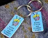 Keep Calm and Carry Yarn keyring - light blue