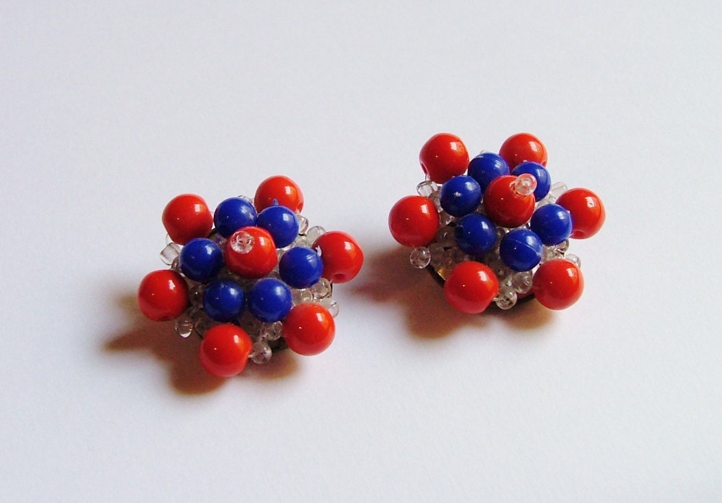 Beaded Earrings Vintage 50s Clip on Red and Blue Mid Century - PittiVintage