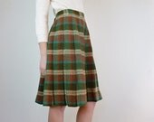 Vintage 1950s Skirt / Pleated Wool Plaid
