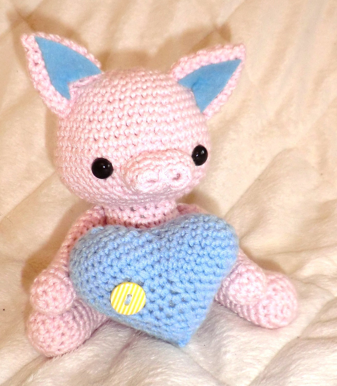 Love piggie crochet amigurumi valentines pig doll