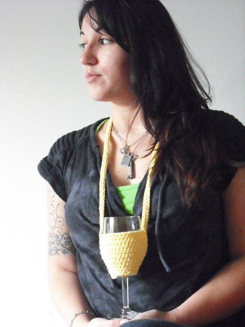 Crochet Wine Glass Necklace in Daffodil