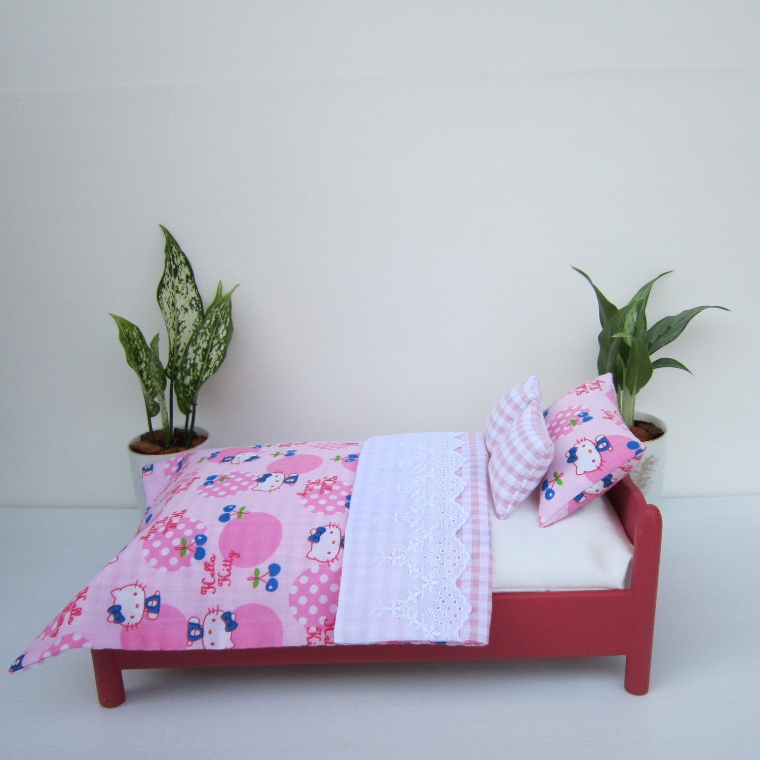 New 1:6 scale doll Bedding set Pink Hello Kitty Bedspread pillow cushion 12" doll barbie blythe bratz