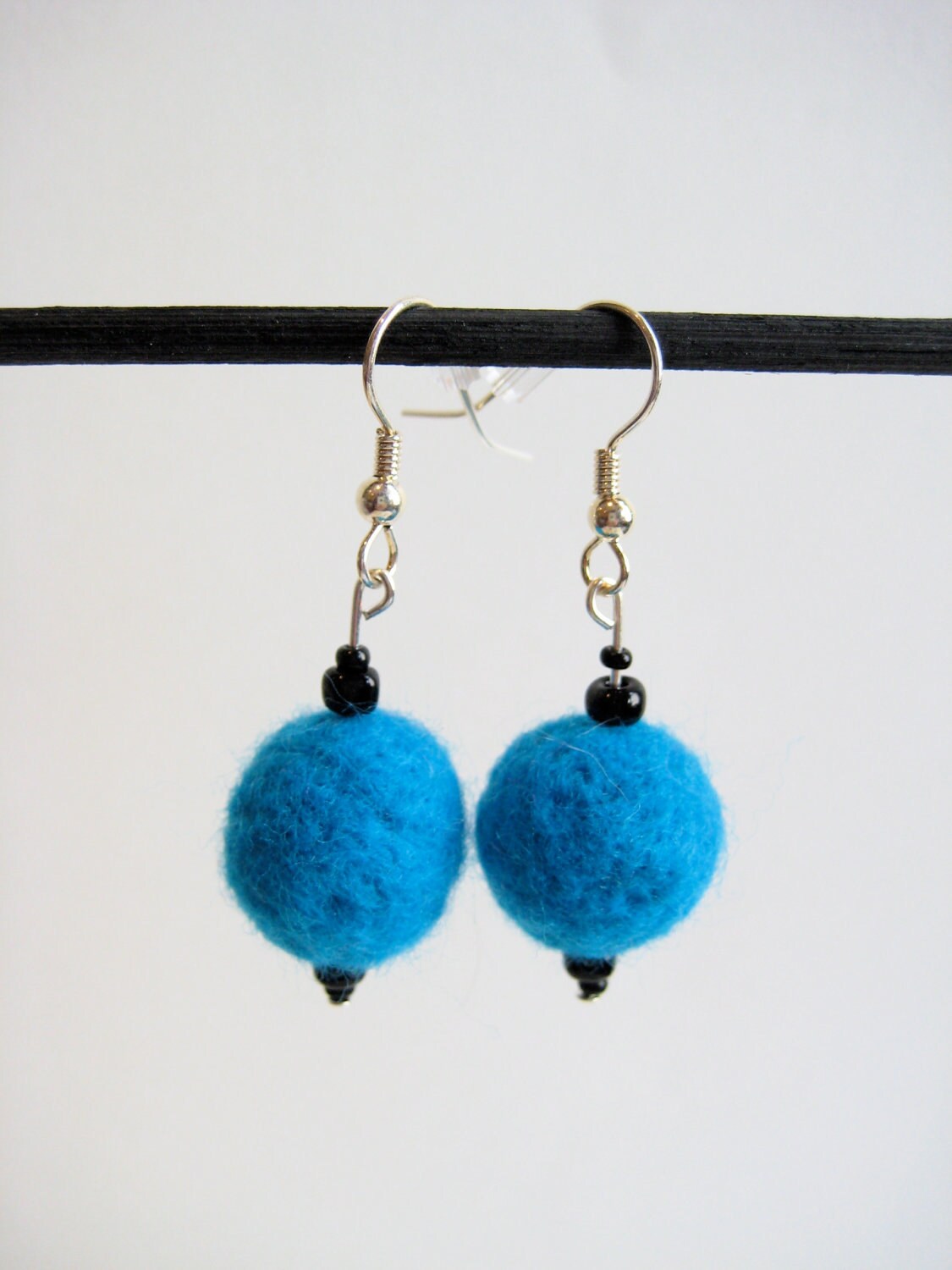 Fashionable Felt Bead Earrings - Bright Blue