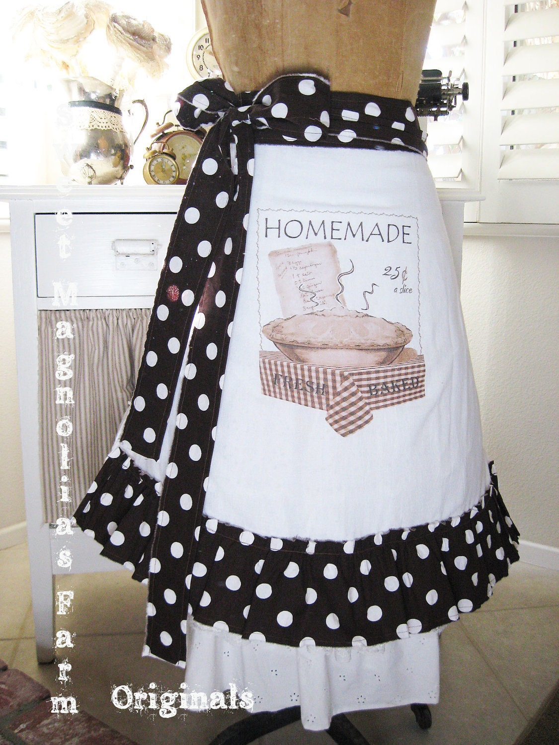 Farmhouse Flour Sack Apron ...Homemade Pie - Baking Apron - Polk a Dot ruffles and ties