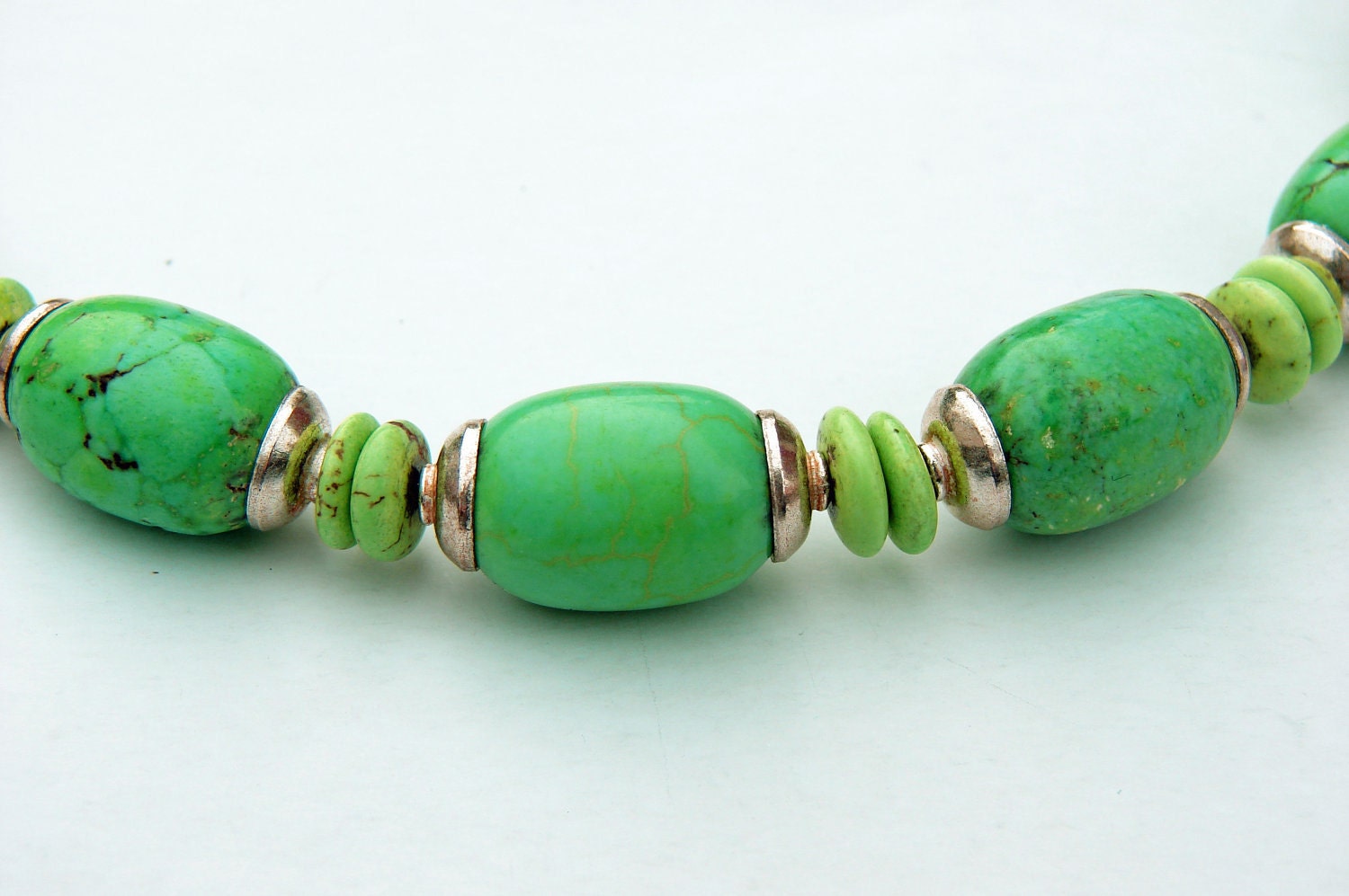 Lime, green necklace, magnesite, magnetic,