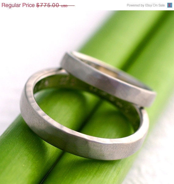 Simple Facets Wedding Set