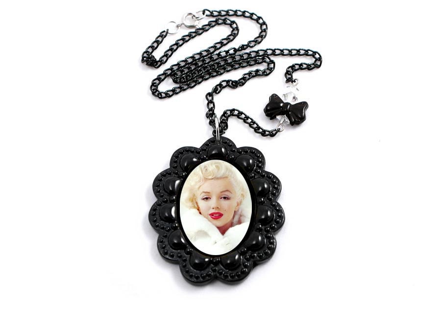 Marilyn Monroe Hollywood Photograph Pendant Necklace