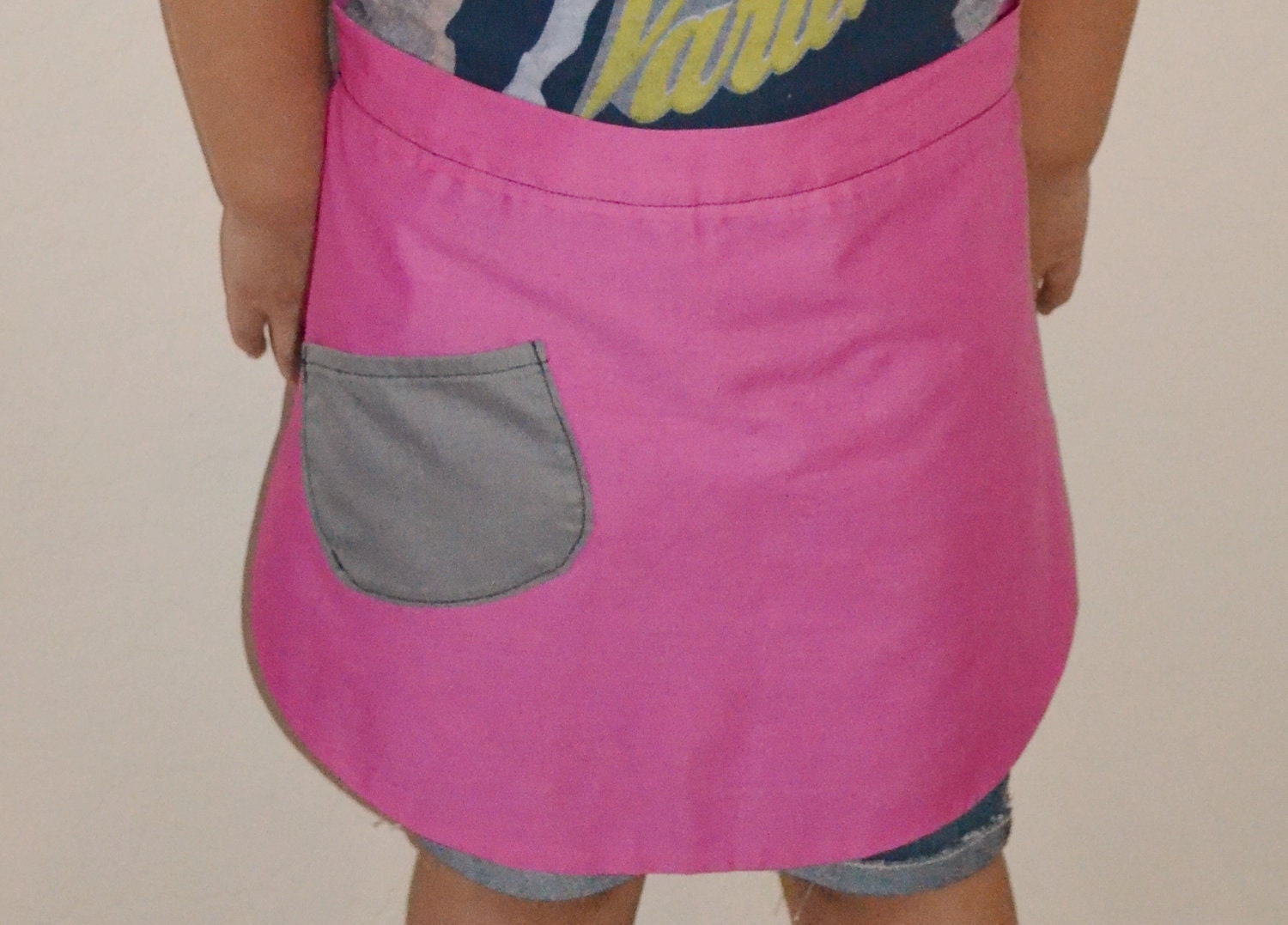 Gray & Pink Reversible Apron (Kids Half)