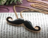 Pretty retro gold black beard necklace pendant jewelry vintage style