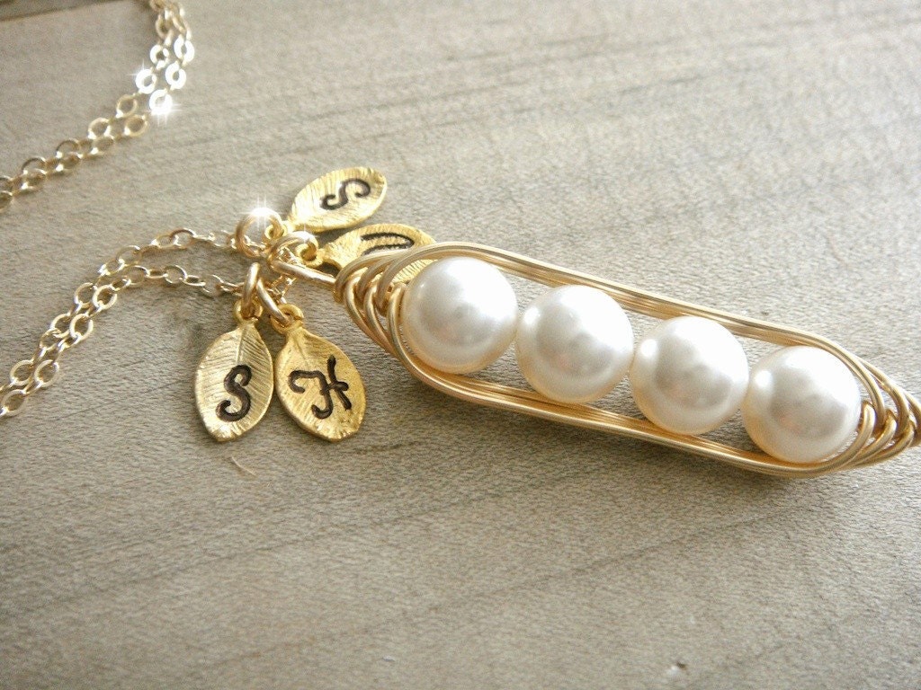 Personalized 4 Peas in a Pod wrapped in Gold Filled Wire - Choose your INITIAL and PEARL COLOR - Mother's Day