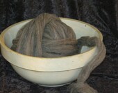 Whitefish Bay Farm Corriedale Grey Pin Drafted Roving-4 Ounces