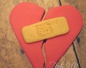 EDIBLE (Fondant Cupcake Toppers) - Broken Heart Il_170x135