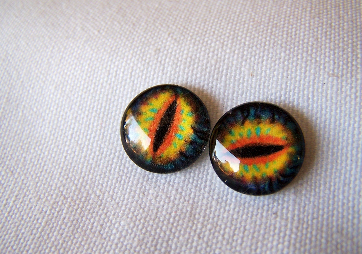 Weird glass eyes for geekery jewelry making or sculpture 14mm glass eyes