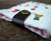 iPhone 4s, 4, 3g Padded Cute Sleeves - Animals having Fun