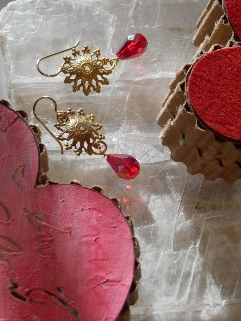 Red Raspberry Crystal Drop Earrings with Gold Filigree