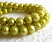 Pearls, potato, chartreuse, 6mm, 16 inch full strand