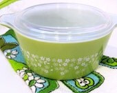 pyrex crazy daisy lime green 1 1/2 qt. casserole