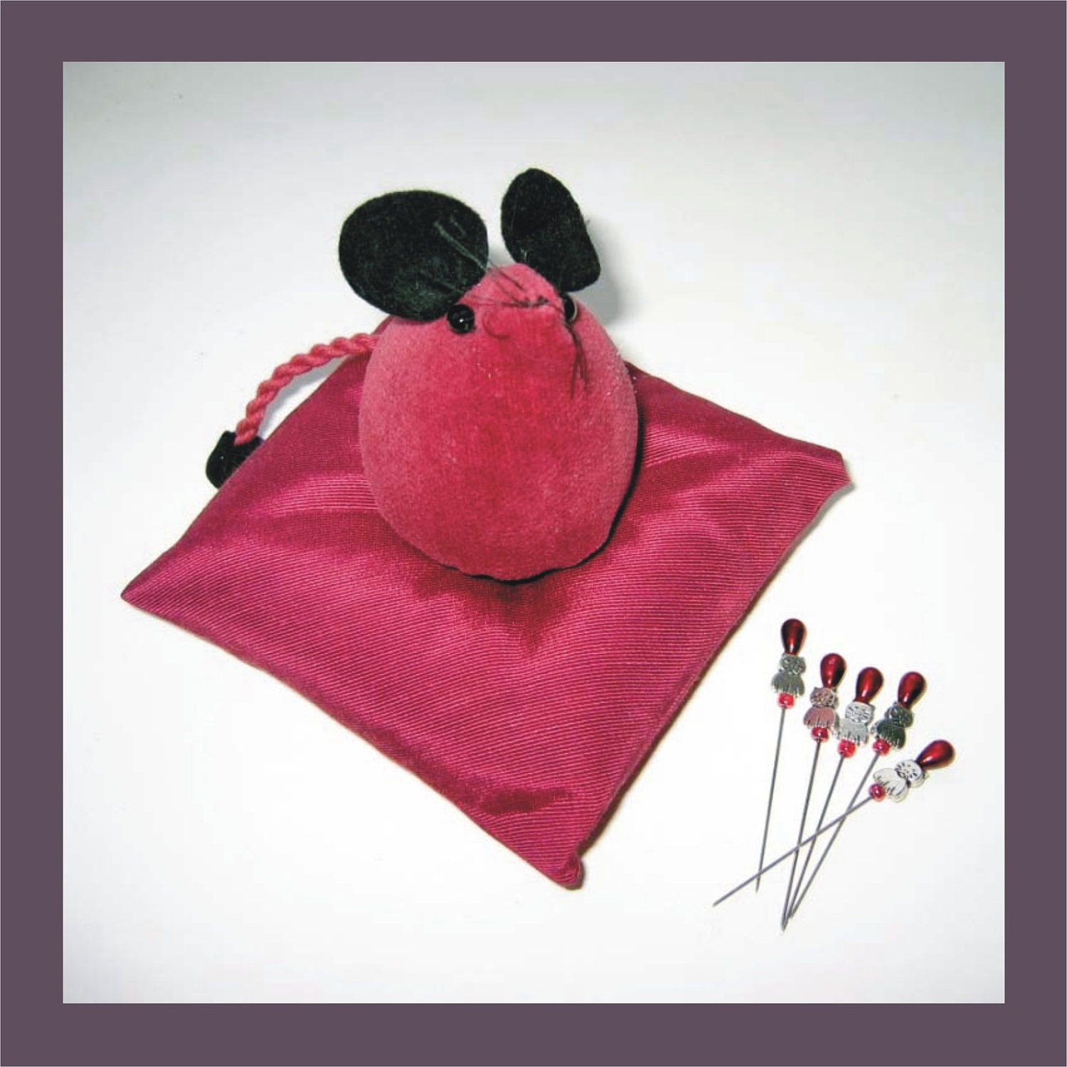 Mouse Pincushion - Decorative Cat Pins - Cute