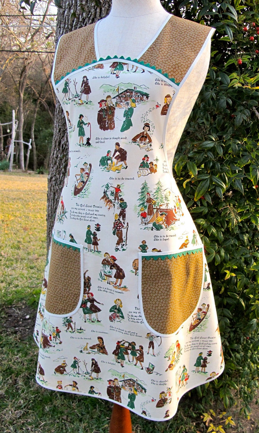 Reserved for  efinley2 - Girl Scout Apron, Vintage Everyday Housewife Apron -Size Small to Medium