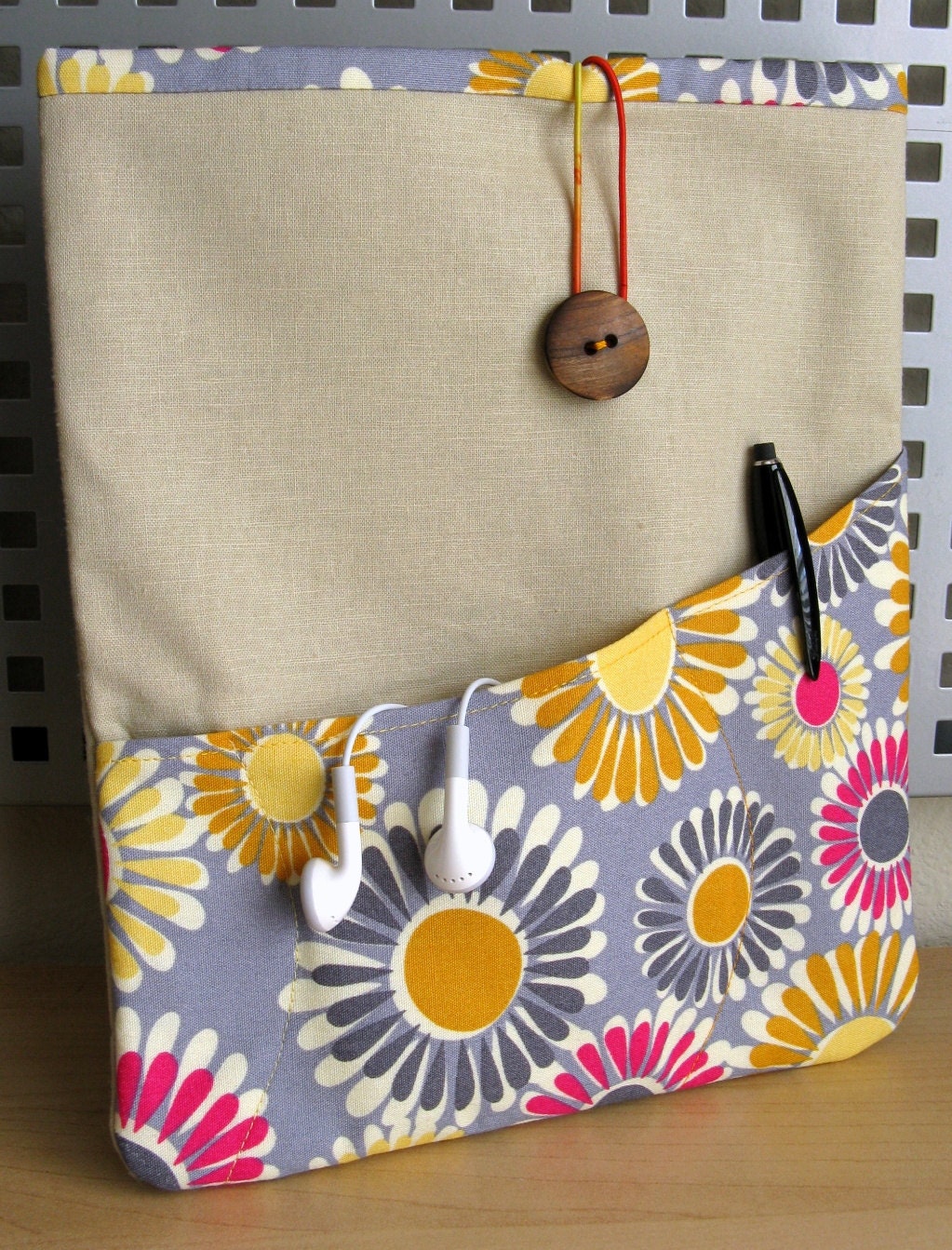 iPad 2 case iPad 2 cover in Robert Kaufman Organic Daisy Fabric