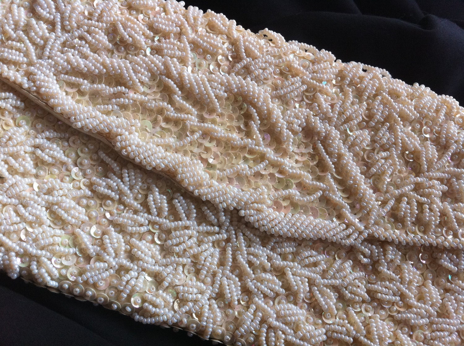 Ivory Cream Beaded Vintage Clutch Handbag Purse 1950's White Leaf Pattern