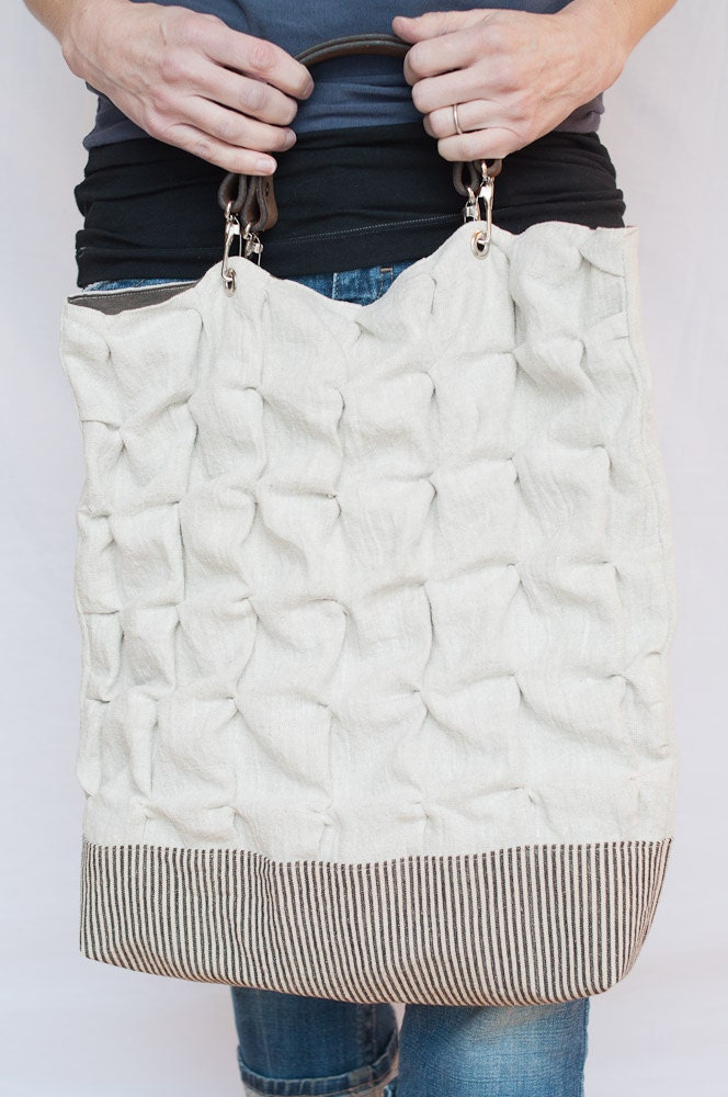 bag linen pleated (the "wave" bag in oatmeal linen, vintage canvas and leather)