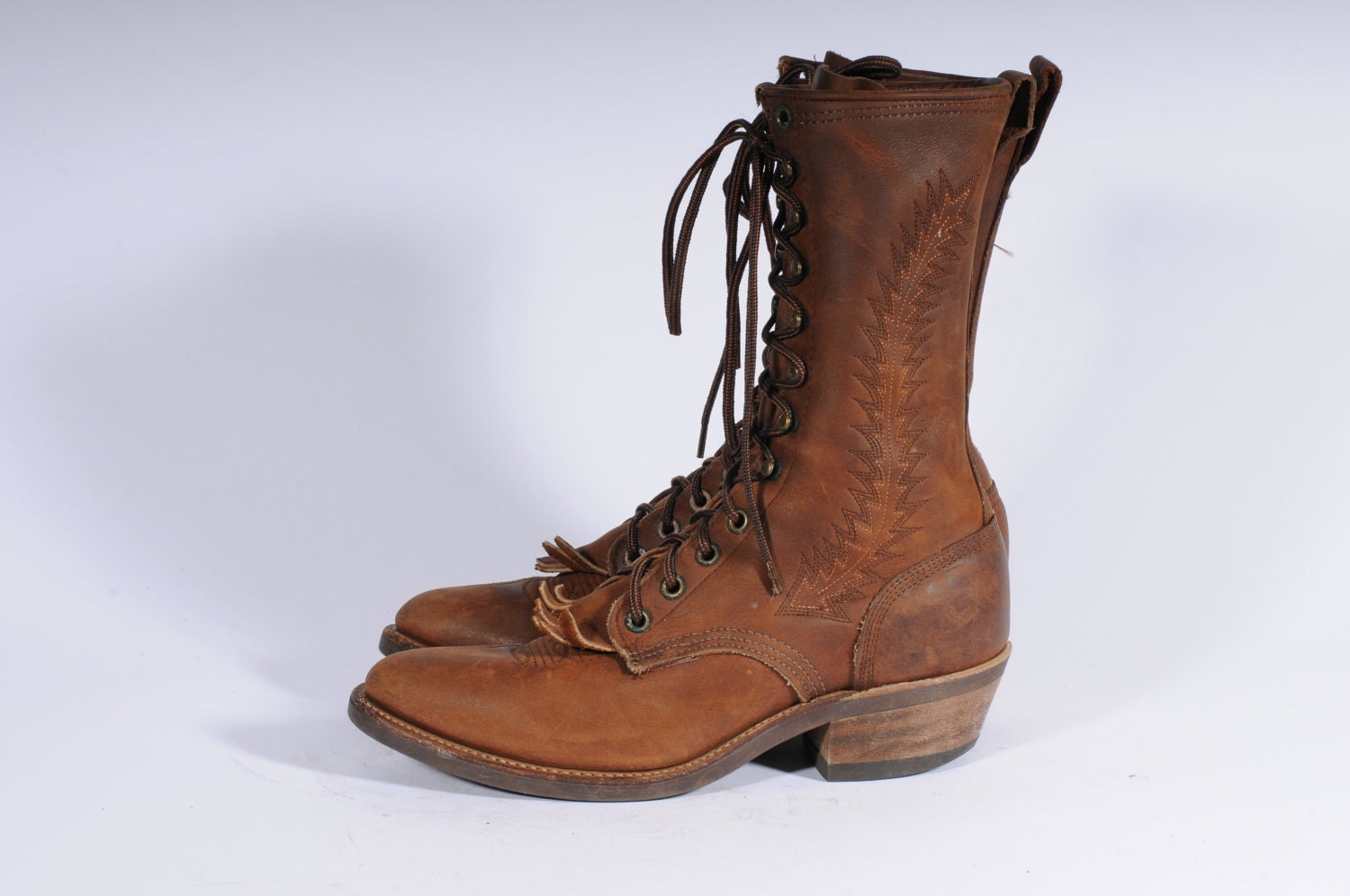 Lacers Woman Size 8