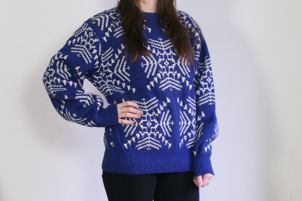 Blue Nordic wool sweater / Scandinavian Folkloric wool sweater