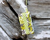 The Claire Wristlet - New and Improved - Spring Trellis print