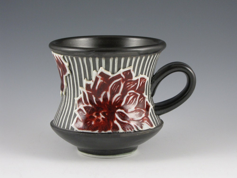 Dahlia Mug in Red and Black
