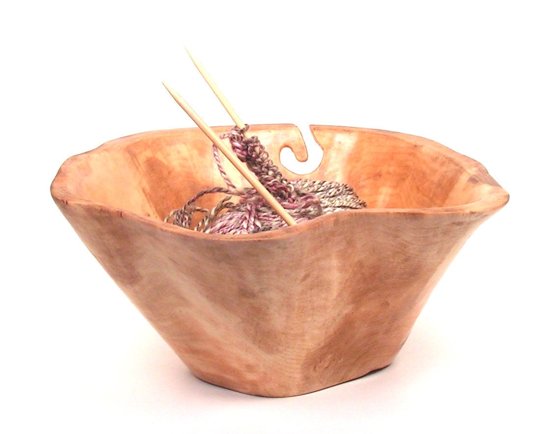 Hand Carved Wood Yarn Bowl 8 3/4 x 8 3/4 x 4 1/4 inches MAINE ROCK MAPLE Natural Weaving Knitting Crocheting Yarn