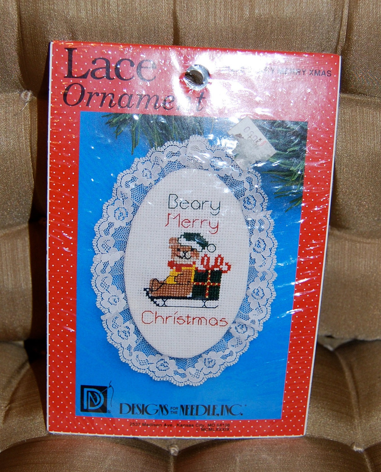 Vintage Lace Ornament Cross Stitch Kit - Beary Merry Christmas
